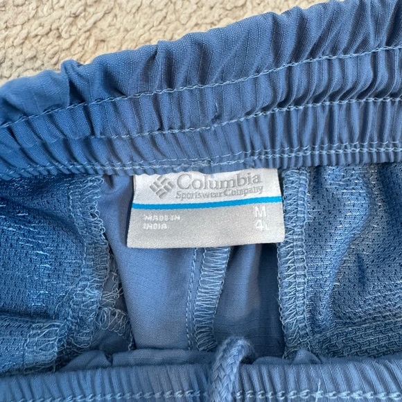 Columbia Women’s Blue Shorts Size Medium - Picture 6 of 9